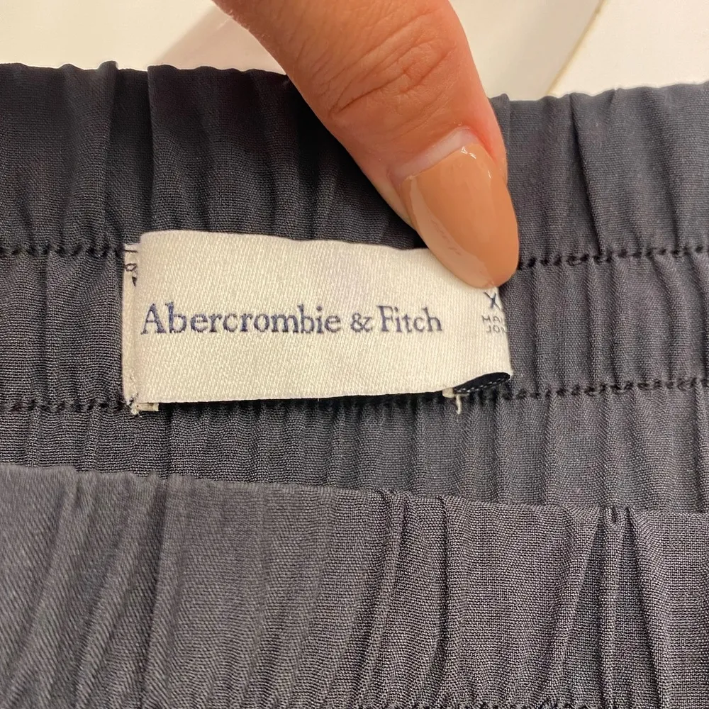 Abercrombie & Fitch Black Track Pants Relaxed Fit Elastic Cuffs - Image 9