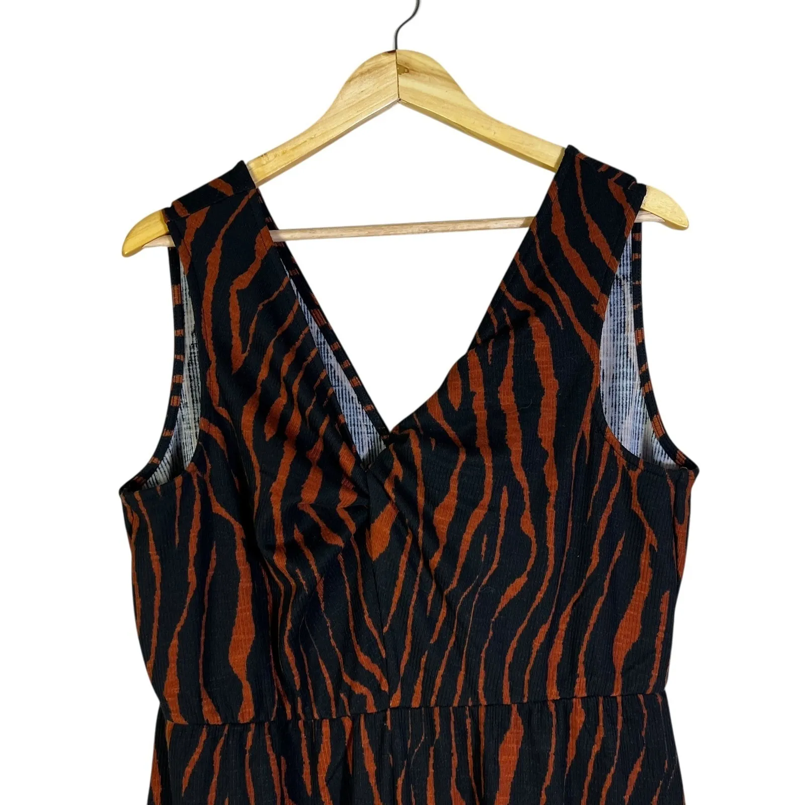 Womens Sleeveless V - Image 3