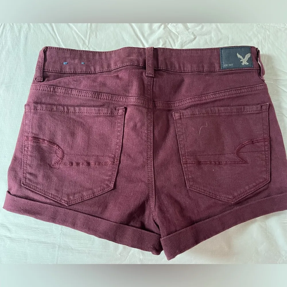 American Eagle  maroon shorts in good condition. - Image 2