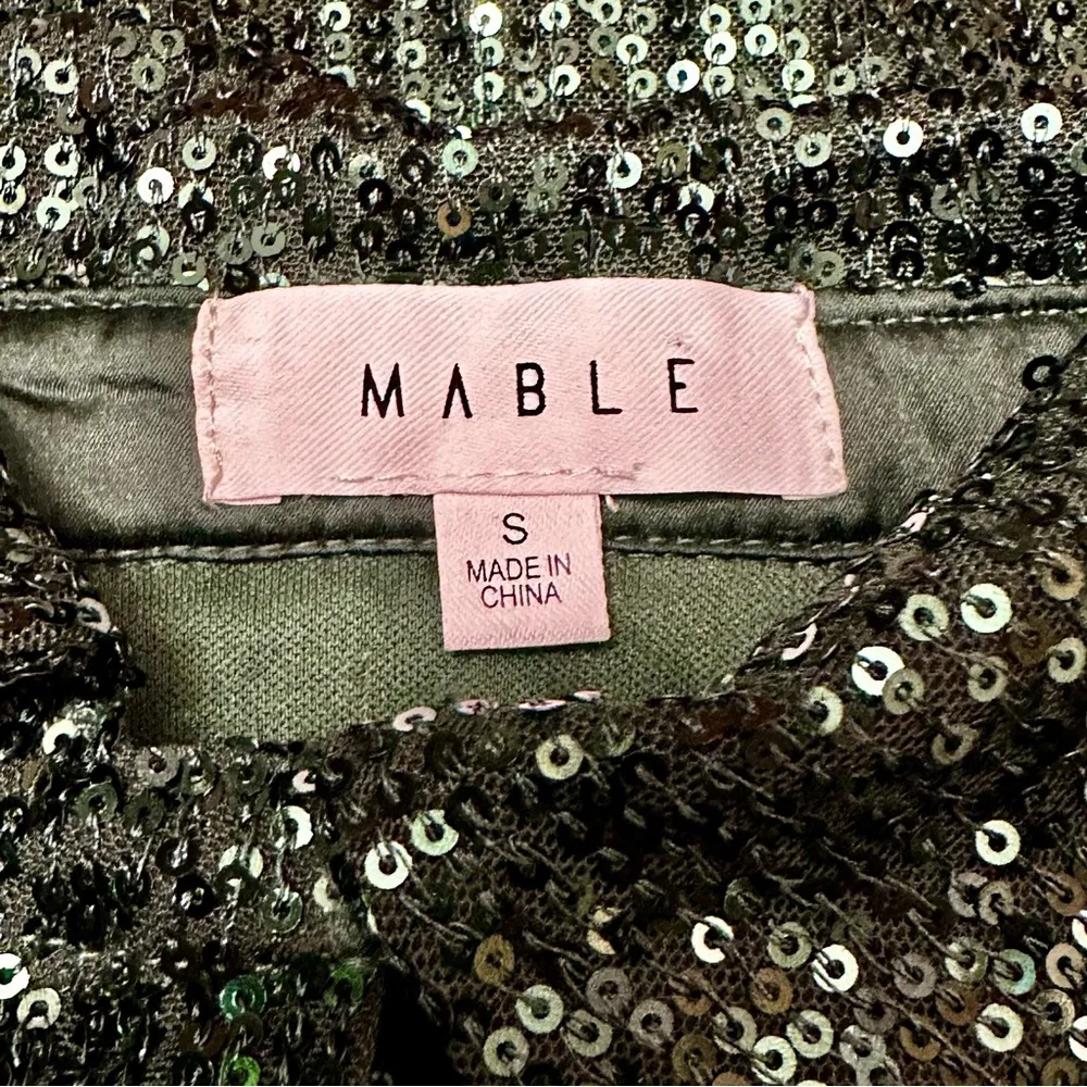 Mable Women’s Sz 6 Hidden Button Forest Green Sparkling Shirt Holiday Party NYE - Image 6