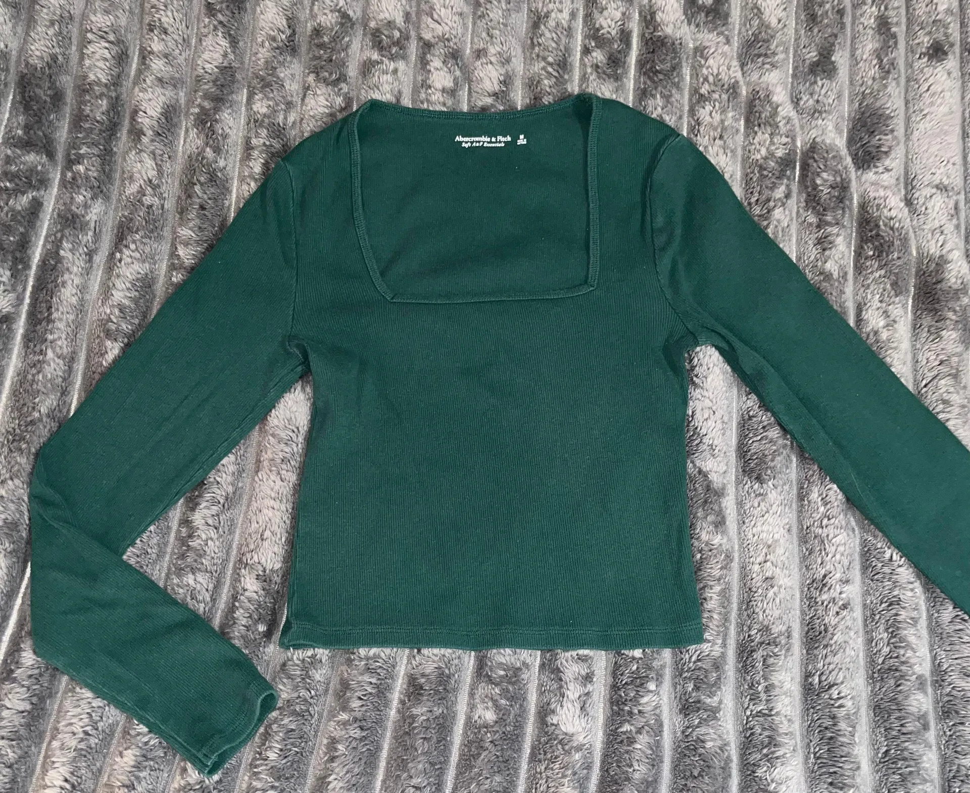 Crop Long Sleeve - Image 2