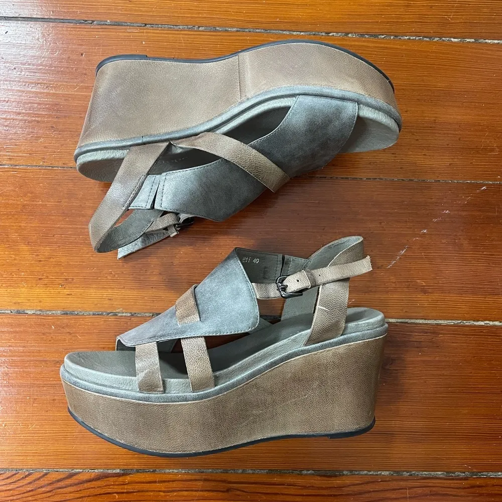 Antelope Kaitiyn Gray Metallic Leather Wedge Platform Buckle Sandals - Sz 40 - Image 6