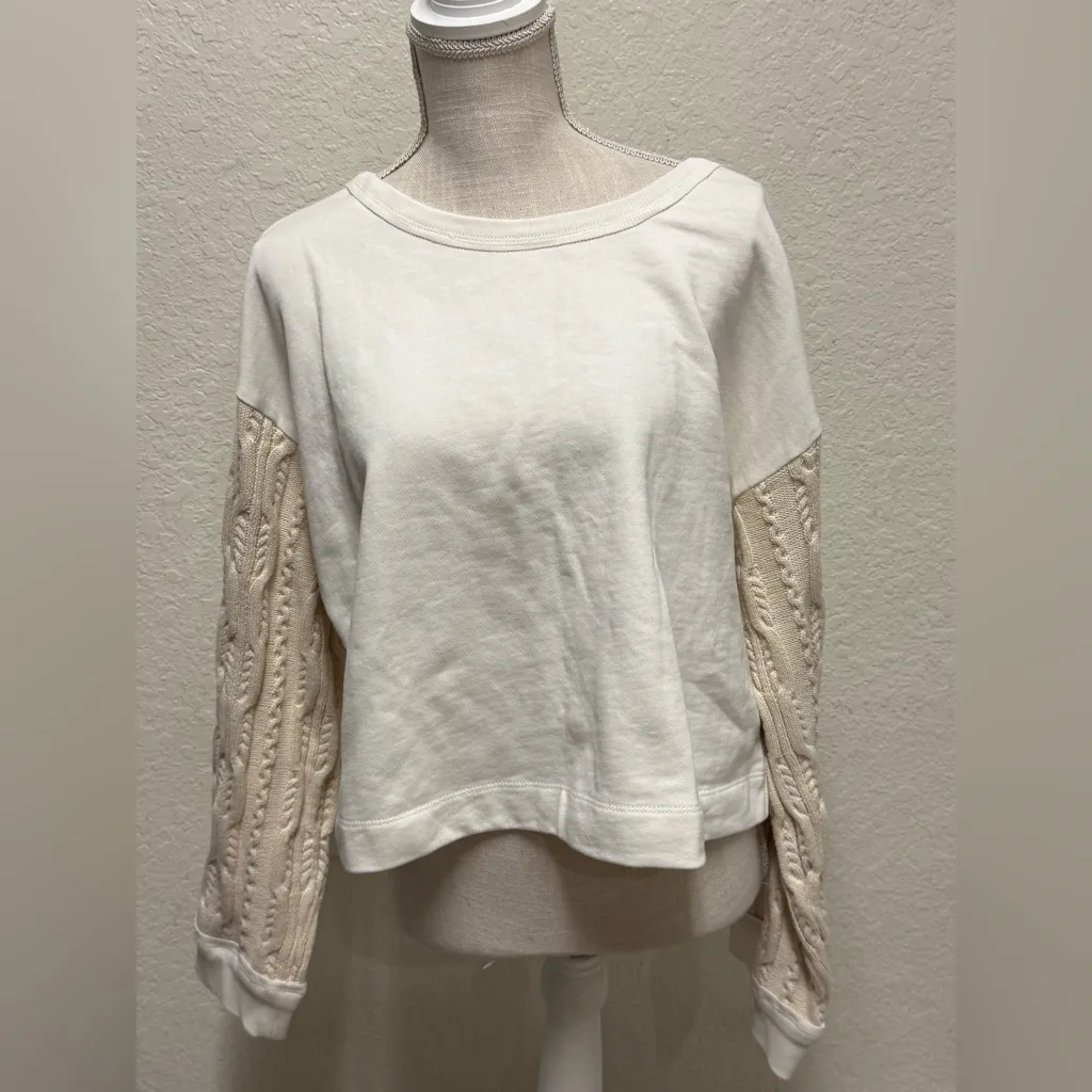 NWT PILCRO Ivory Sweater Sleeve Top Size Small - Image 10