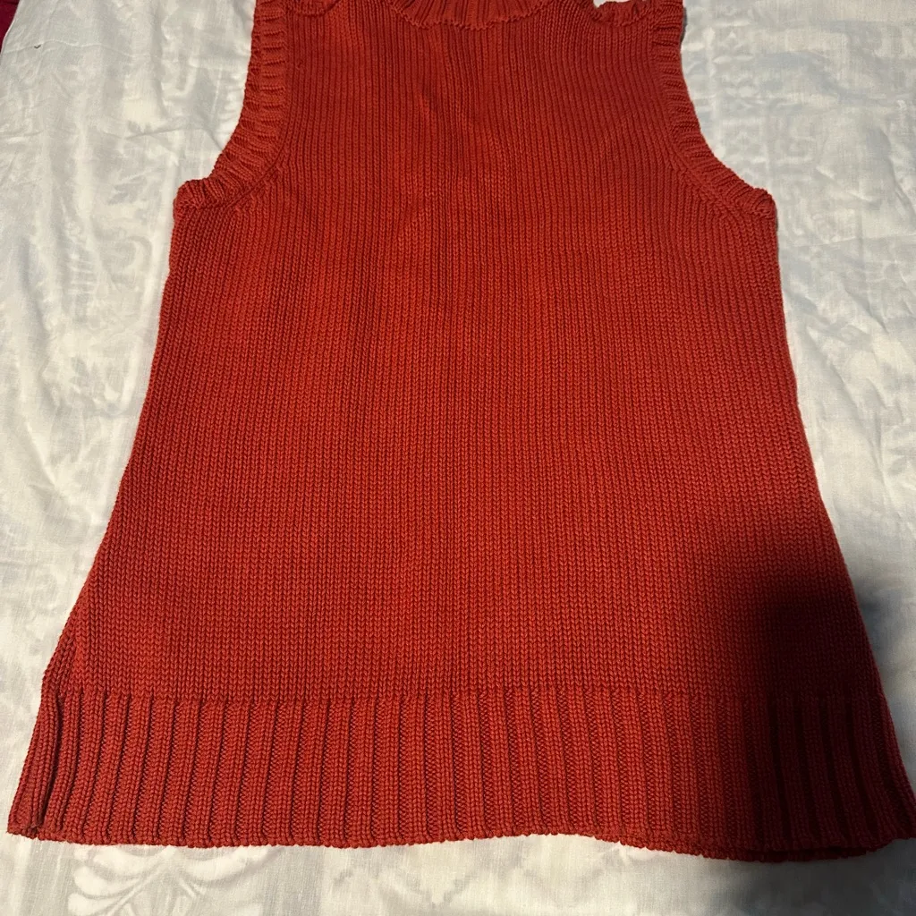 Chic Cable Knit Sweater Vest in maroon Orange - Image 2