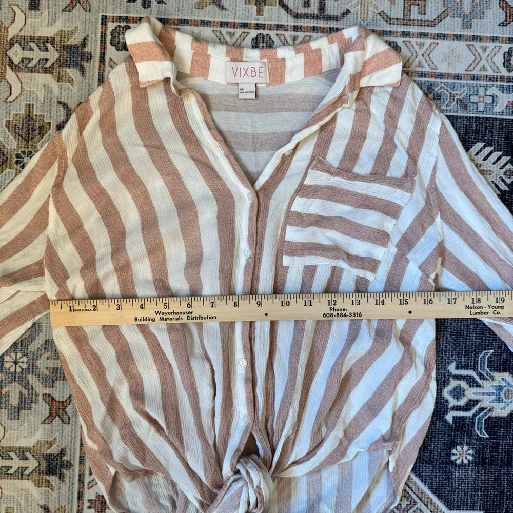 VIXBE Striped Dusty Pink/White Tie Front Button Up Cropped Shirt Size Medium Pink - Image 12