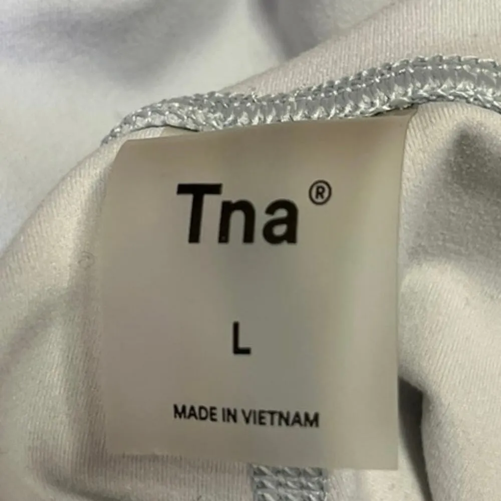 Aritzia TNA Women's White High Waisted Yoga Workout Athletic Biker Shorts Size L - Image 4