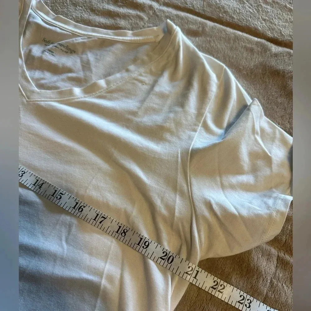 Soft Surroundings Basic White V-Neck T-shirt Size Large Tee Under Shirt - Image 4