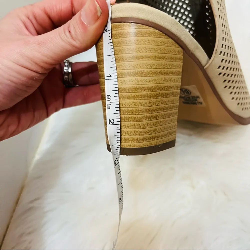 CITYCLASSIFIED Roadway Peep Toe Perforated Slingback Chunky Heel Sandals 6.5 - Image 7