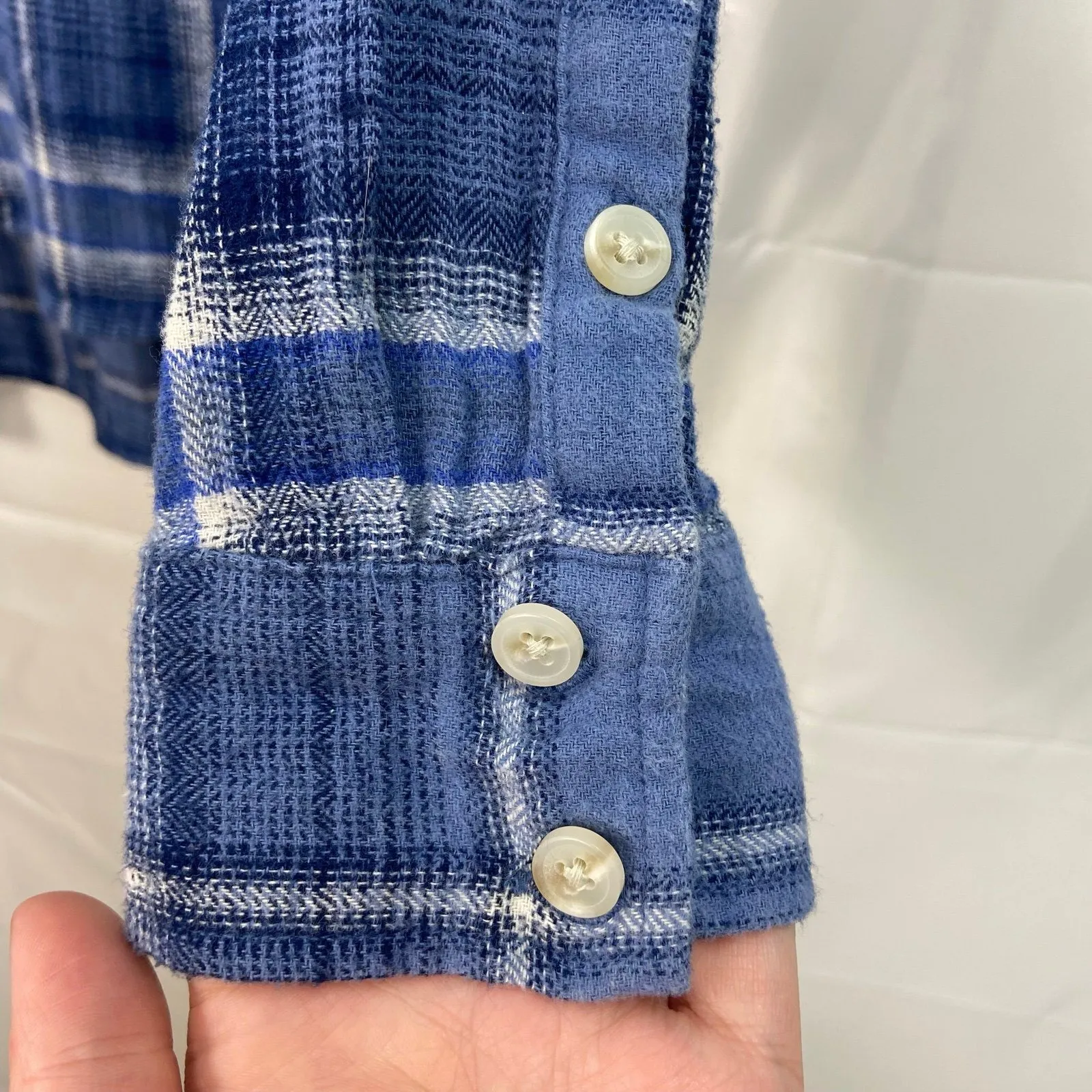 EUC Universal Thread women's blue button down cotton lightweight flannel shirt M - Image 2