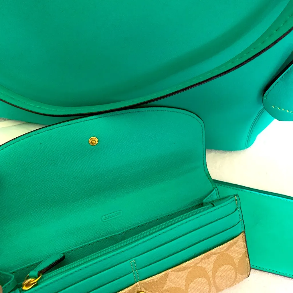 Coach  Peyton Tote Bag and Wallet - Image 4