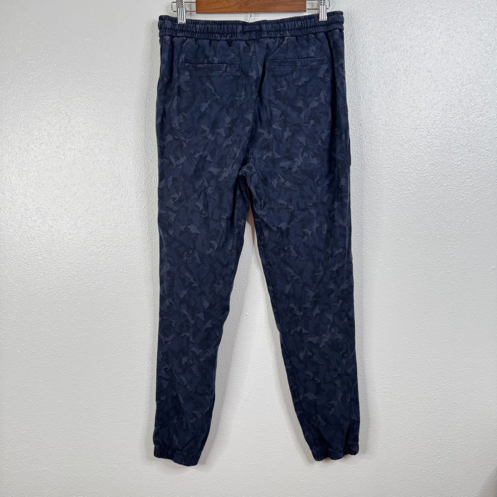 Athleta Farallon Jogger in Stratum Camo Size 8 Tall - Image 2