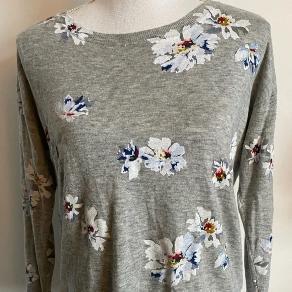 Joie • Eloisa B Grey Floral Crew Neck Sweater - Image 14