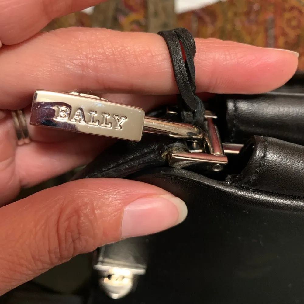 Bally Black leather Crossbody Bag Work Lock And Keys - Image 14