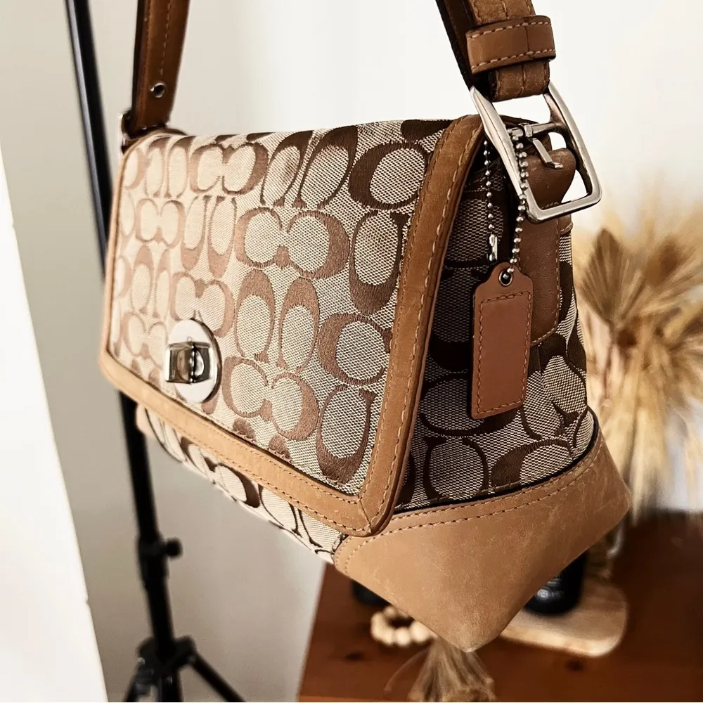 Y2K RESTORED COACH HAMPTON SIGNIATURE TAN SHOULDER BAG - Image 2