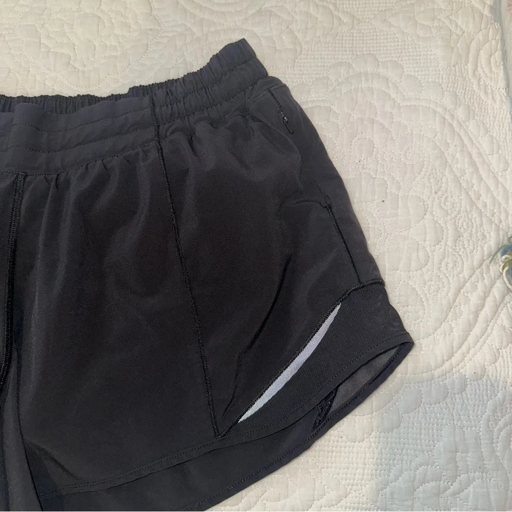 Lululemon Hotty Hot Low-Rise Lined Short 2.5". 12 Tall. Black. - Image 6
