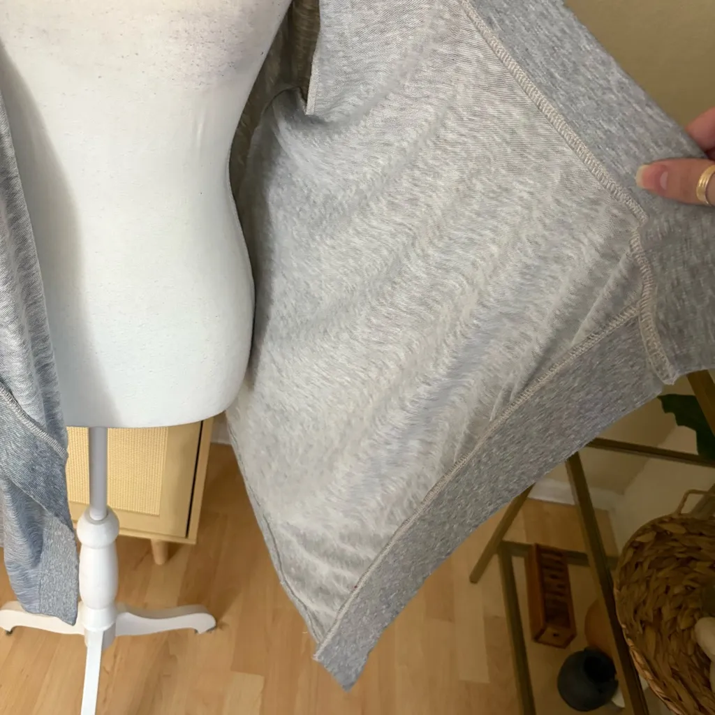 Z SUPPLY Grey Drap Wrap Cardigan Size‎ Large - Image 4