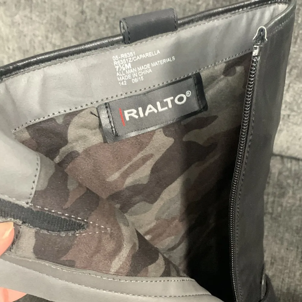 Rialto Faux Leather Zip Up Boots Size 7.5 - Image 6