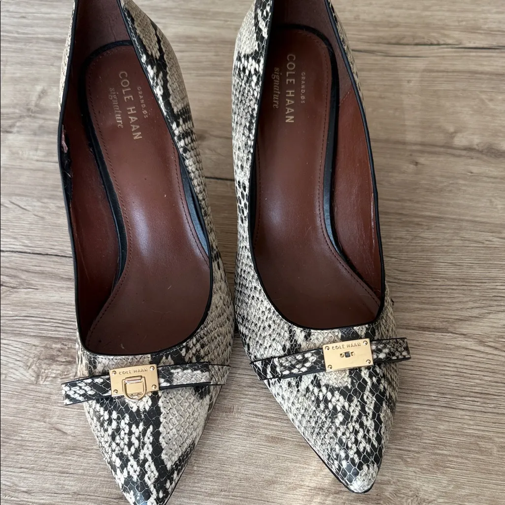 Cole Haan Black and Cream Snakeskin Heels - Image 4