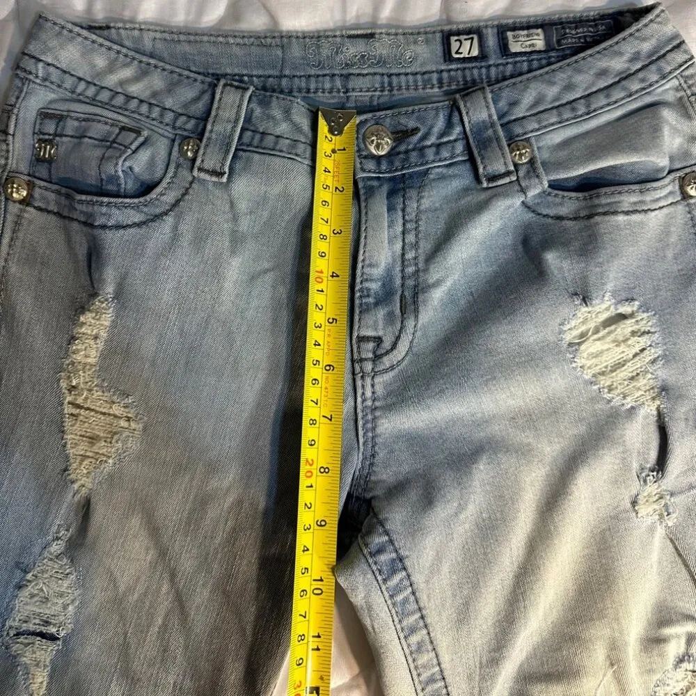 Miss Me Jeans Size 27 Inseam 23 inches Boyfriend Capri Weathered - Image 4