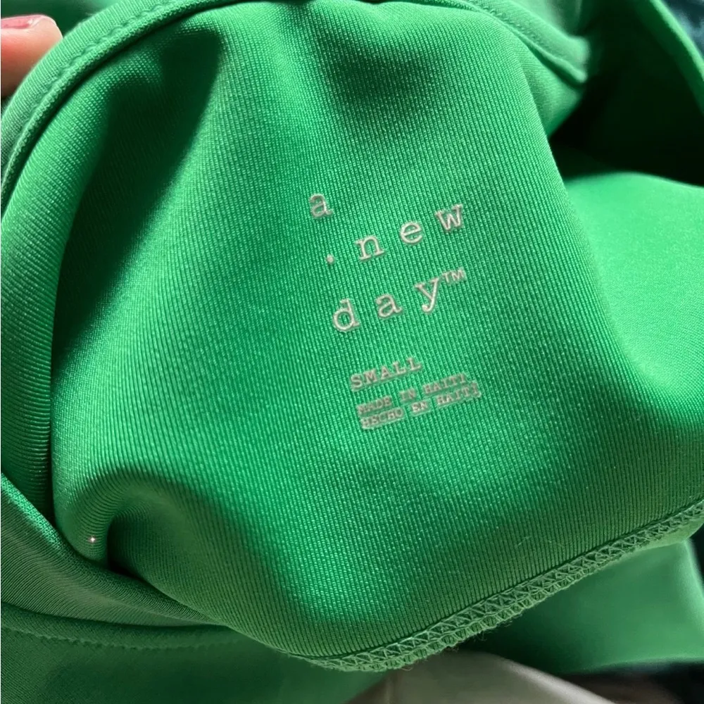 A New Day  green scuba sweatshirt s - Image 3