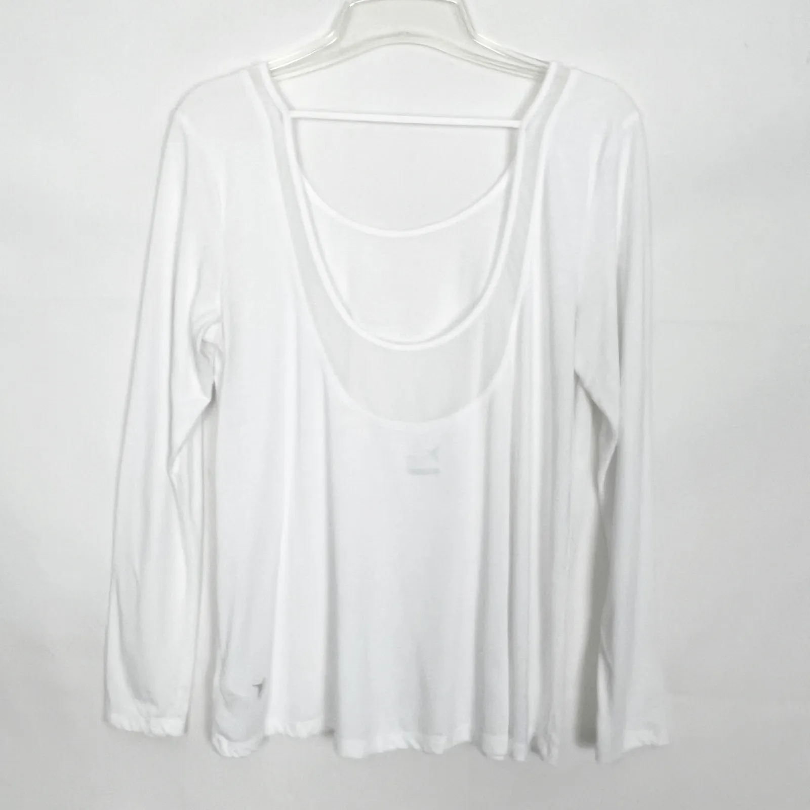 Old Navy Go-Dry Active Breathable Long Sleeve White Top Size Large - Image 5