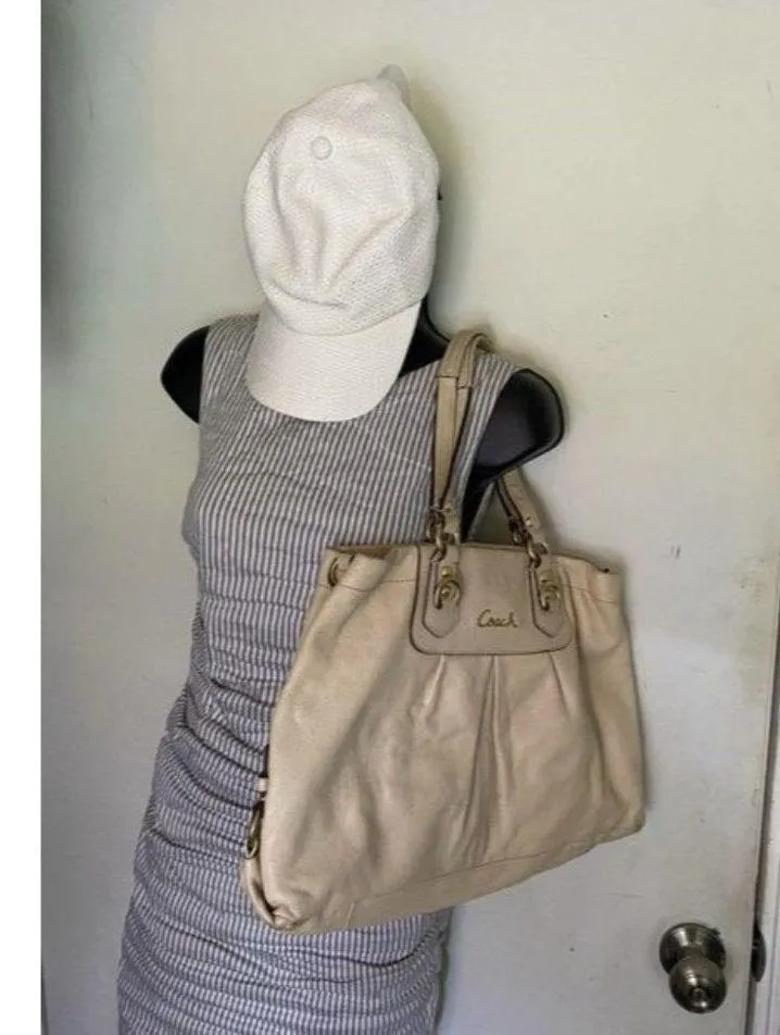 Coach Xl White Leather Shoulder Bag - Image 6