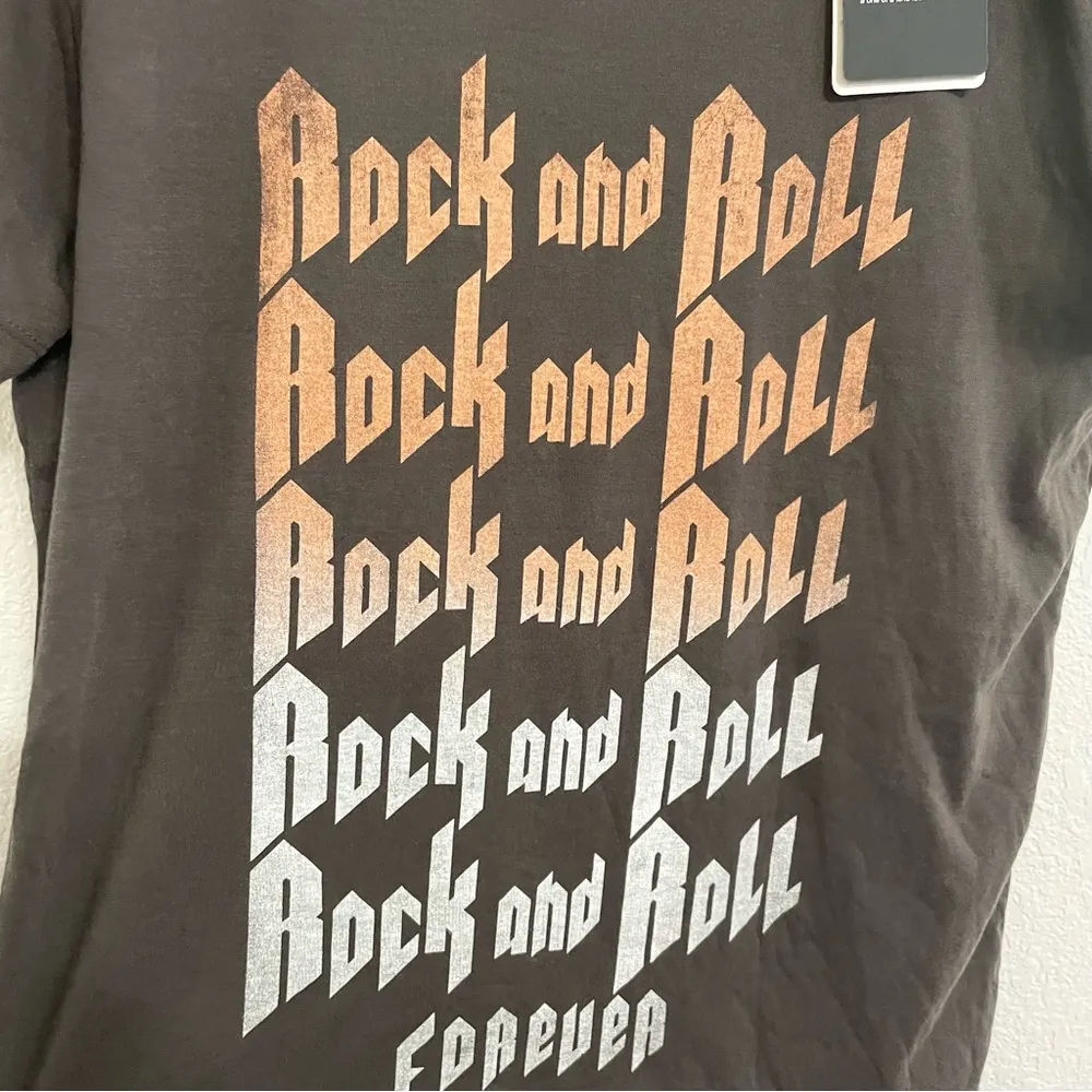 NWT Chaser Womens T Shirt Tee Gray Rock n Roll Vintage Style Size Small - Image 7