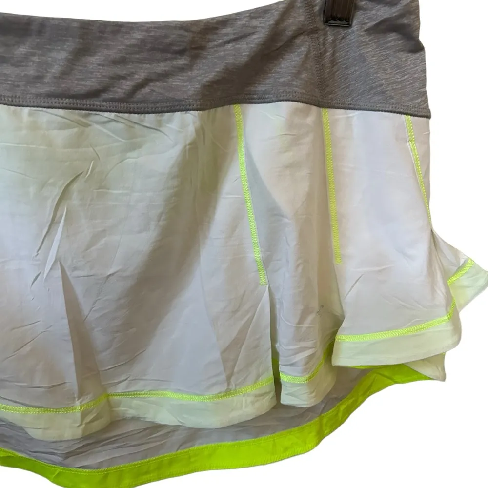 Lululemon Presta White With Grey & Neon Yellow Accents Drawcord Size 10 Running. - Image 4
