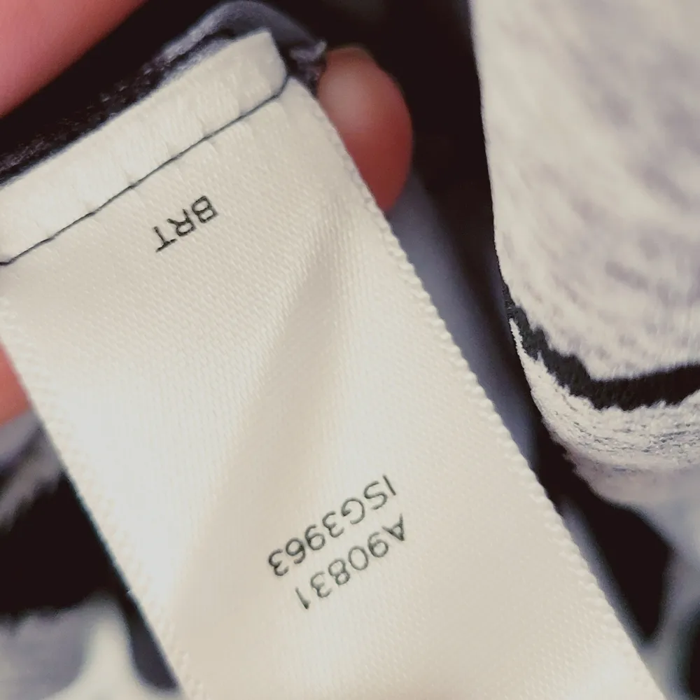 Susan Graver animal print button down size small - Image 8