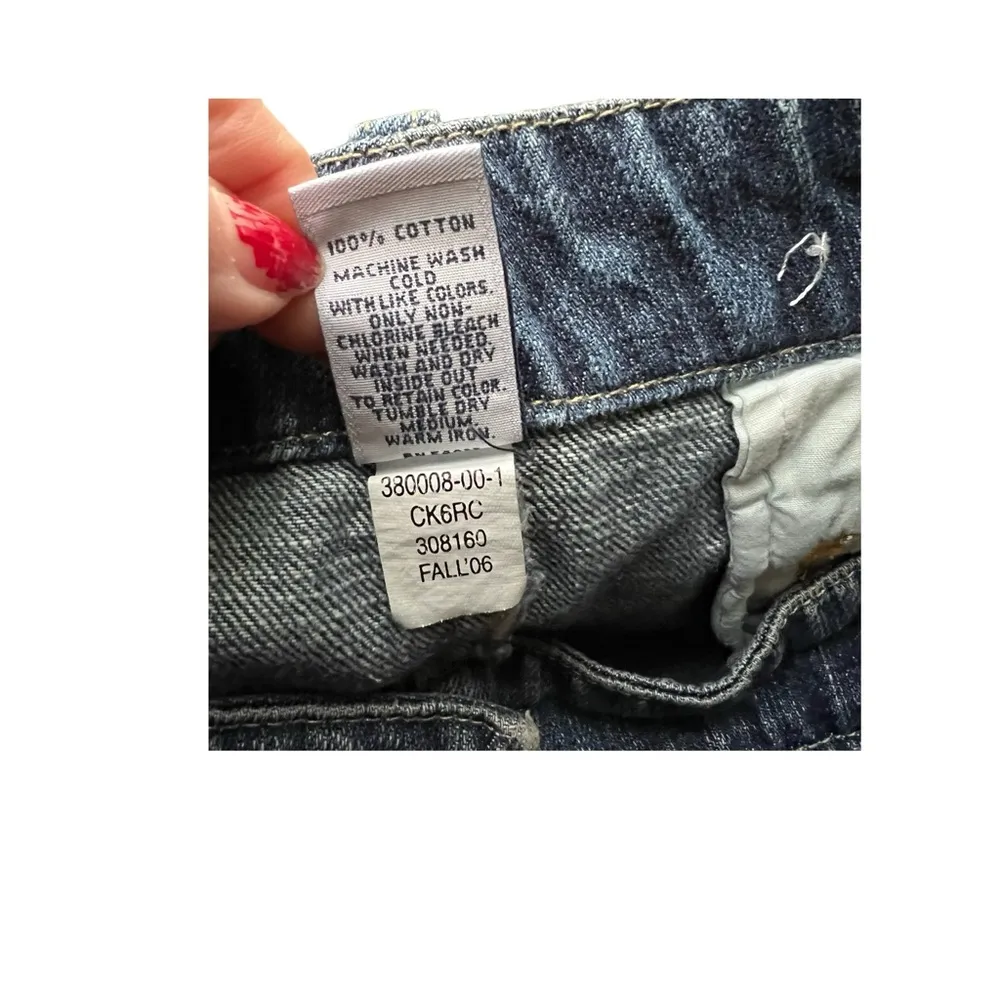 Vintage 2006 Gap Denim distressed mini skirt. Size 8 - Image 3