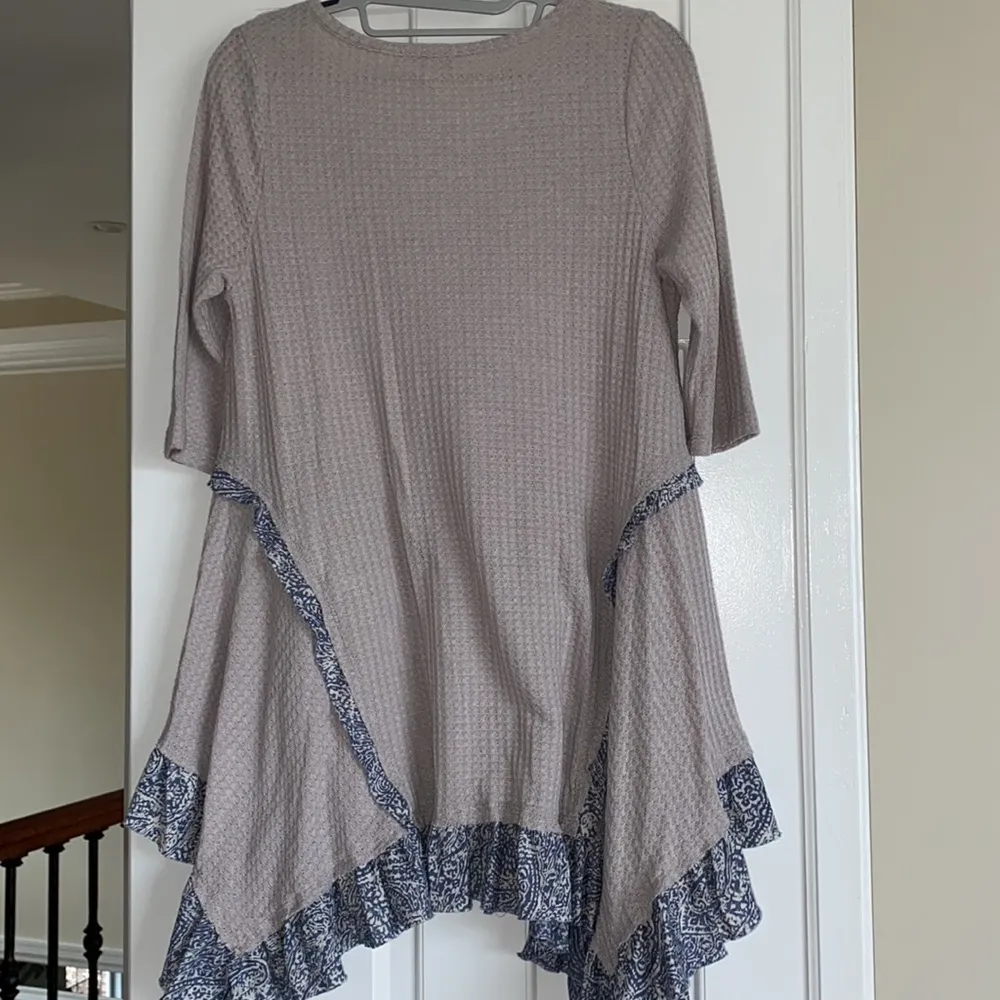 Easel Gray Waffle Weave Blouse Top - Image 3