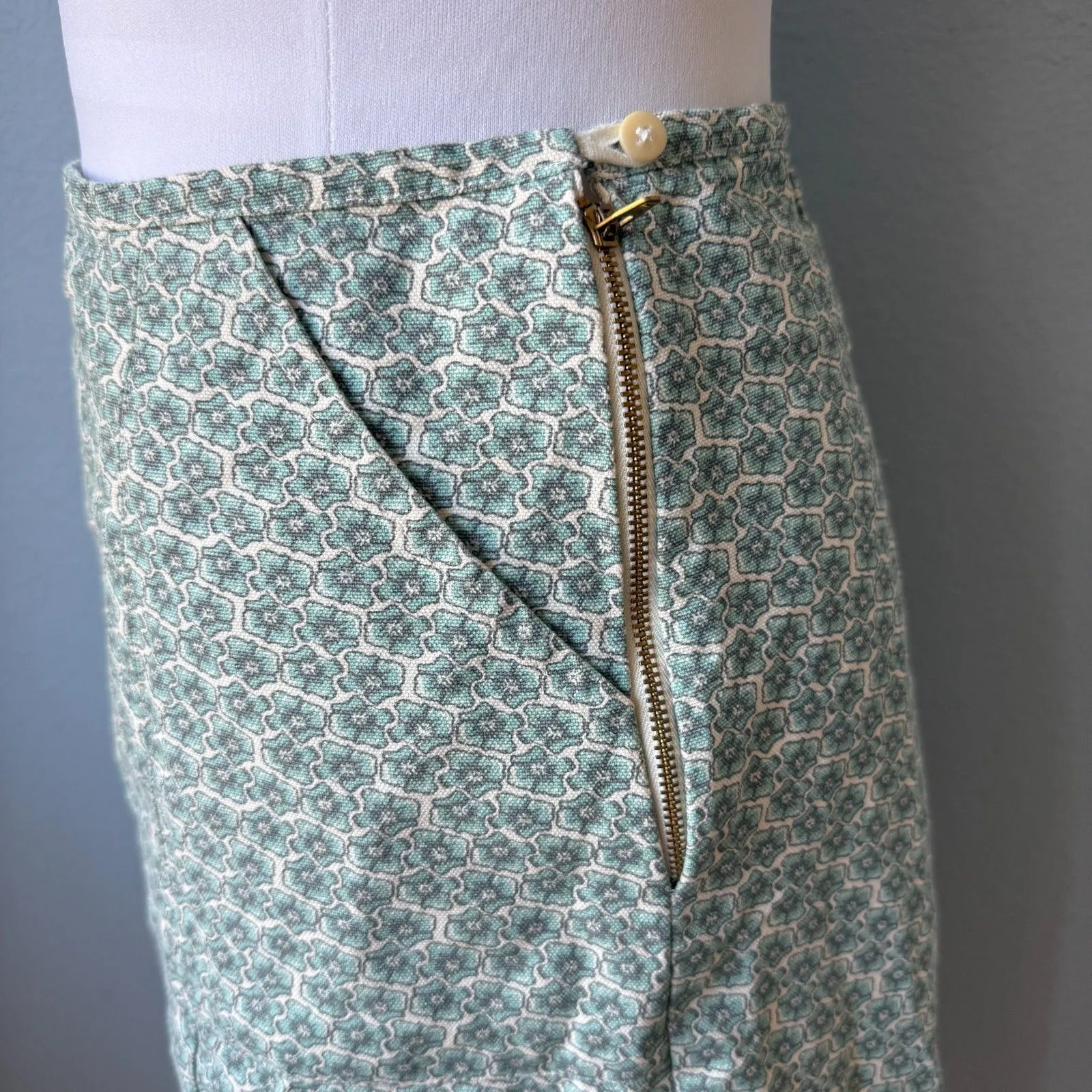 Utility Canvas Floral Skirt Size Small Blue - Image 4