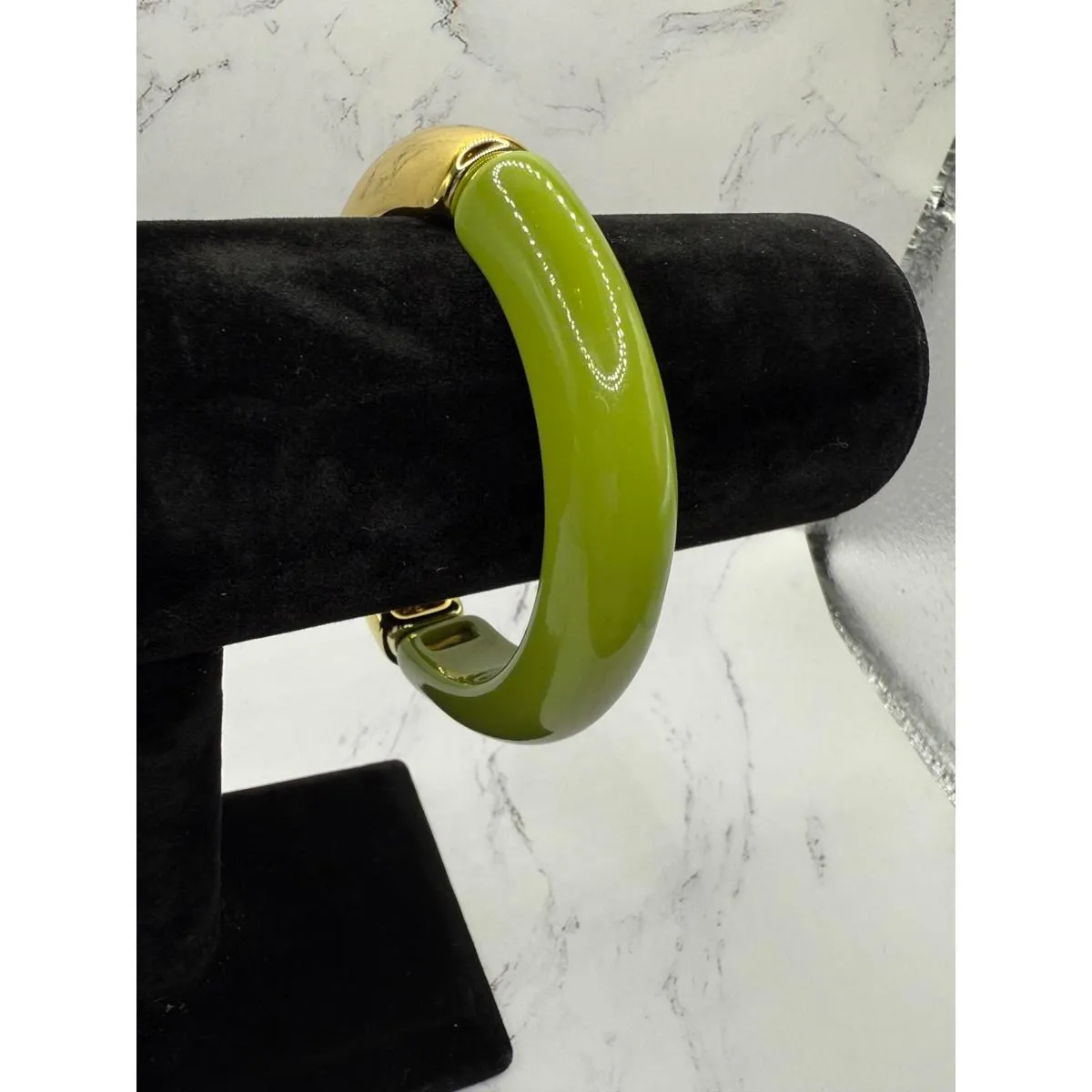 Vintage Retro 7.5” Brass & Green Cat’s Eye Glass Bangle Bracelet Gold - Image 10