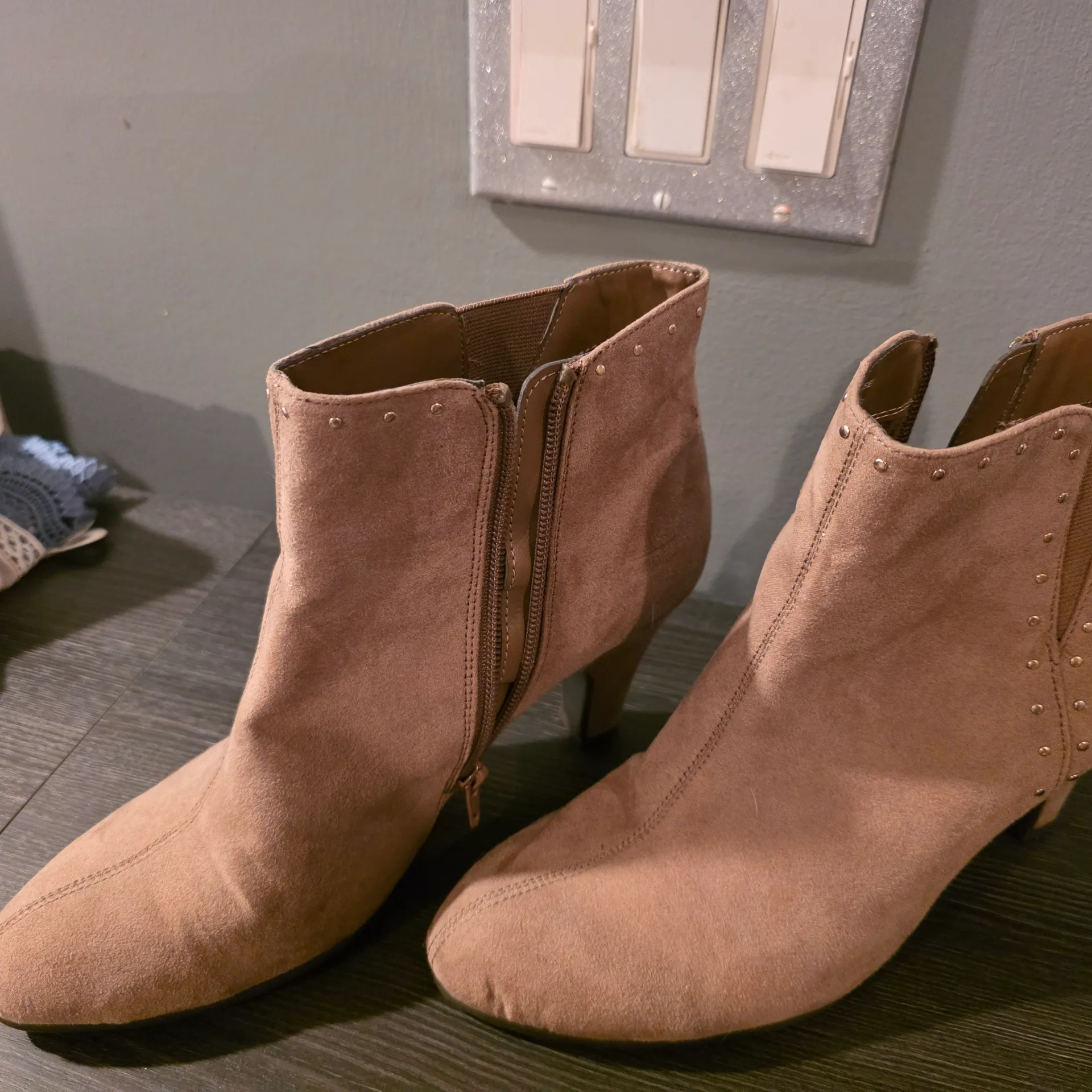 AEROSOLES Khaki With Rhinestones Ankle Boots - Image 5