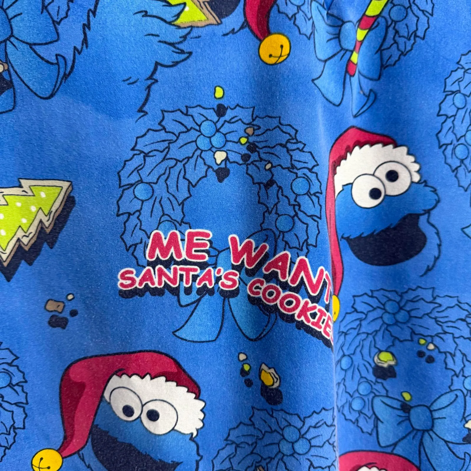 Vintage Large Sesame Street Cookie Monster Christmas Medical Scrub Top Nursing - Image 4