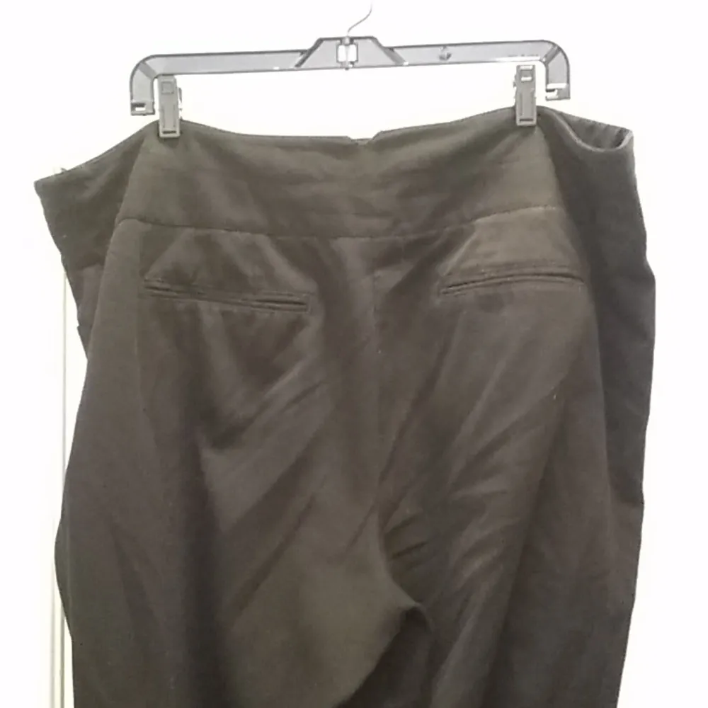 Lane Bryant FINAL MARKDOWN  black cropped slacks 22 - Image 11