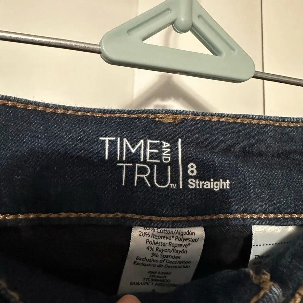 Time and True Straight Dark blue wash denim jeans 65% Cotton, 28% Polyester, 4% Size 8 - Image 4
