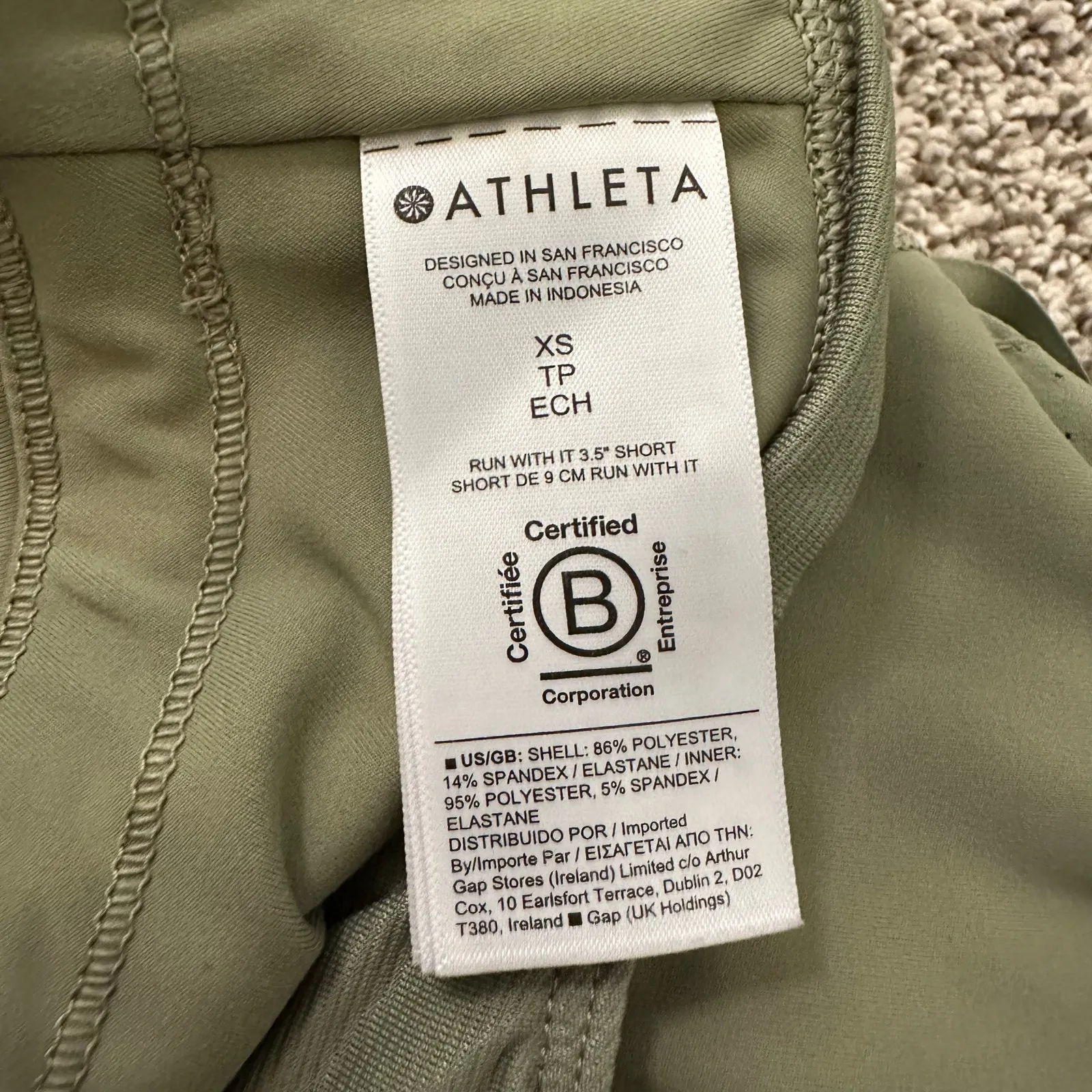 Athleta sage green Run with It 3.5" athletic shorts size XS - Image 6