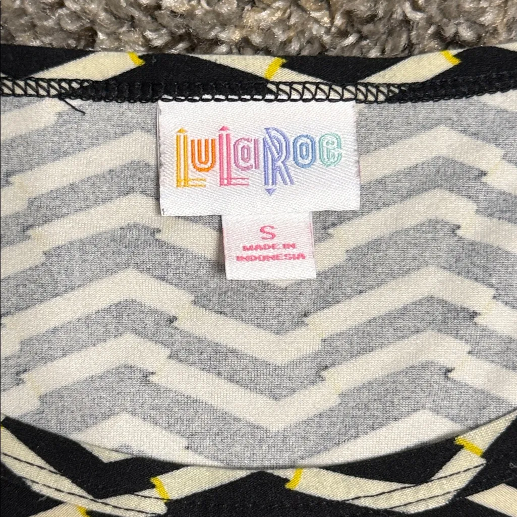 LuLaRoe Zigzag Irma Tee - Image 5