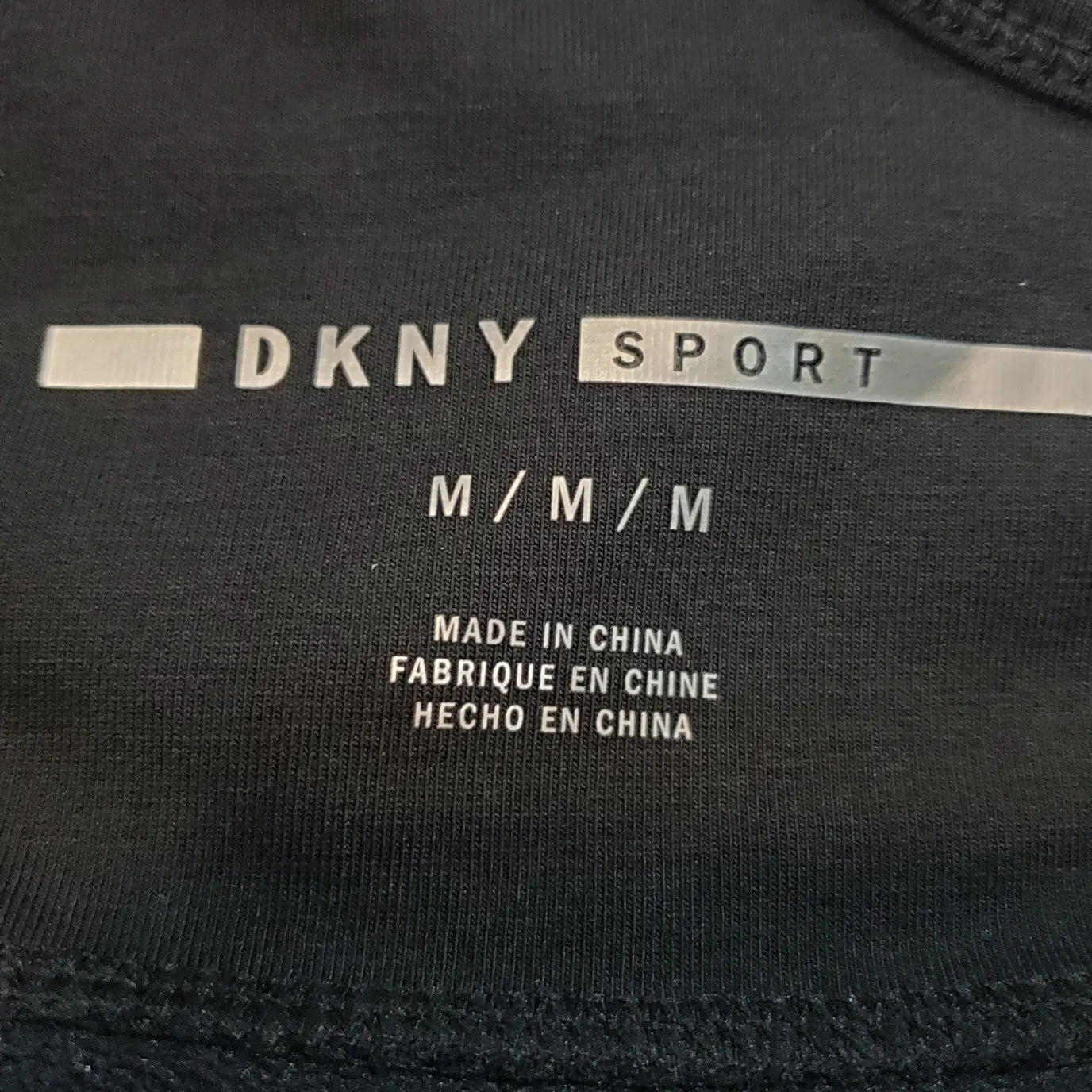 DKNY Sports Bra Size Medium Yoga Athletic Activewear Stappy Crossback Padded Removable Pads - Image 4