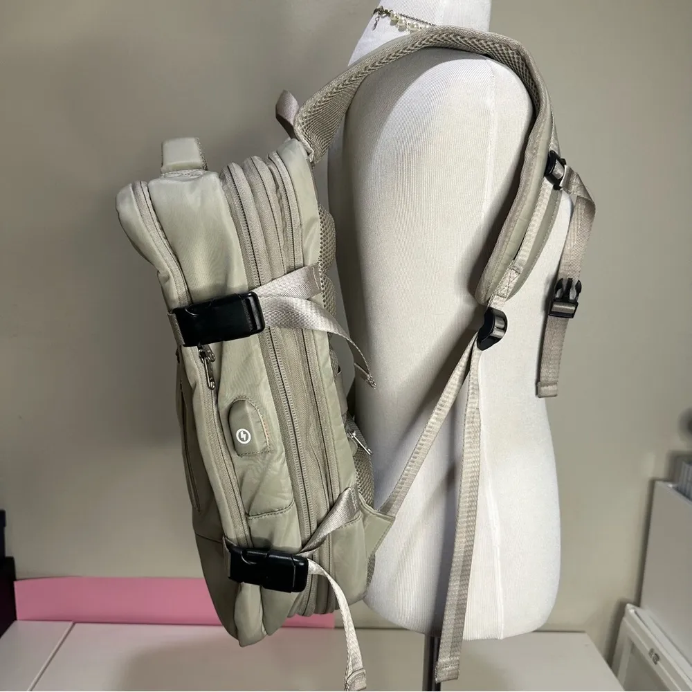 Multipurpose Business Backpack With Large Expandable Capacity, 16/17.3 Tan - Image 5