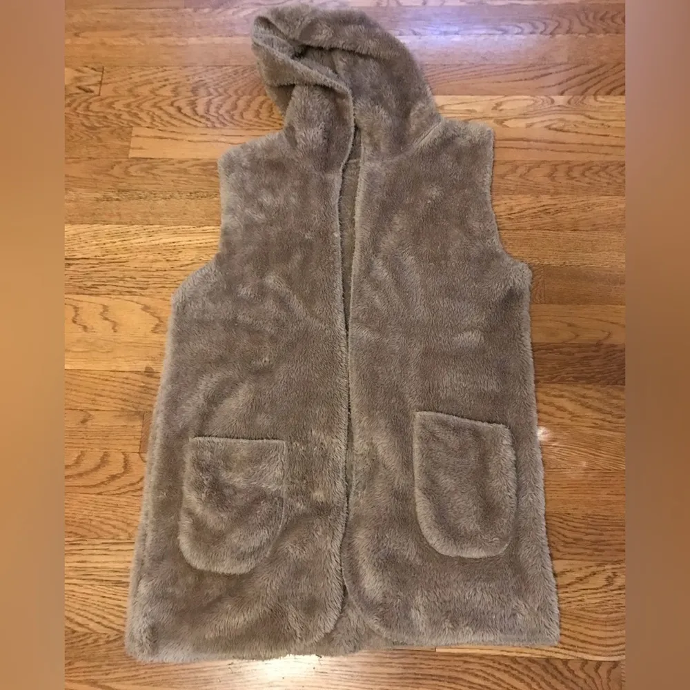 Lightweight Faux fur Hooded cocoon vest size S/M Size M - Image 2