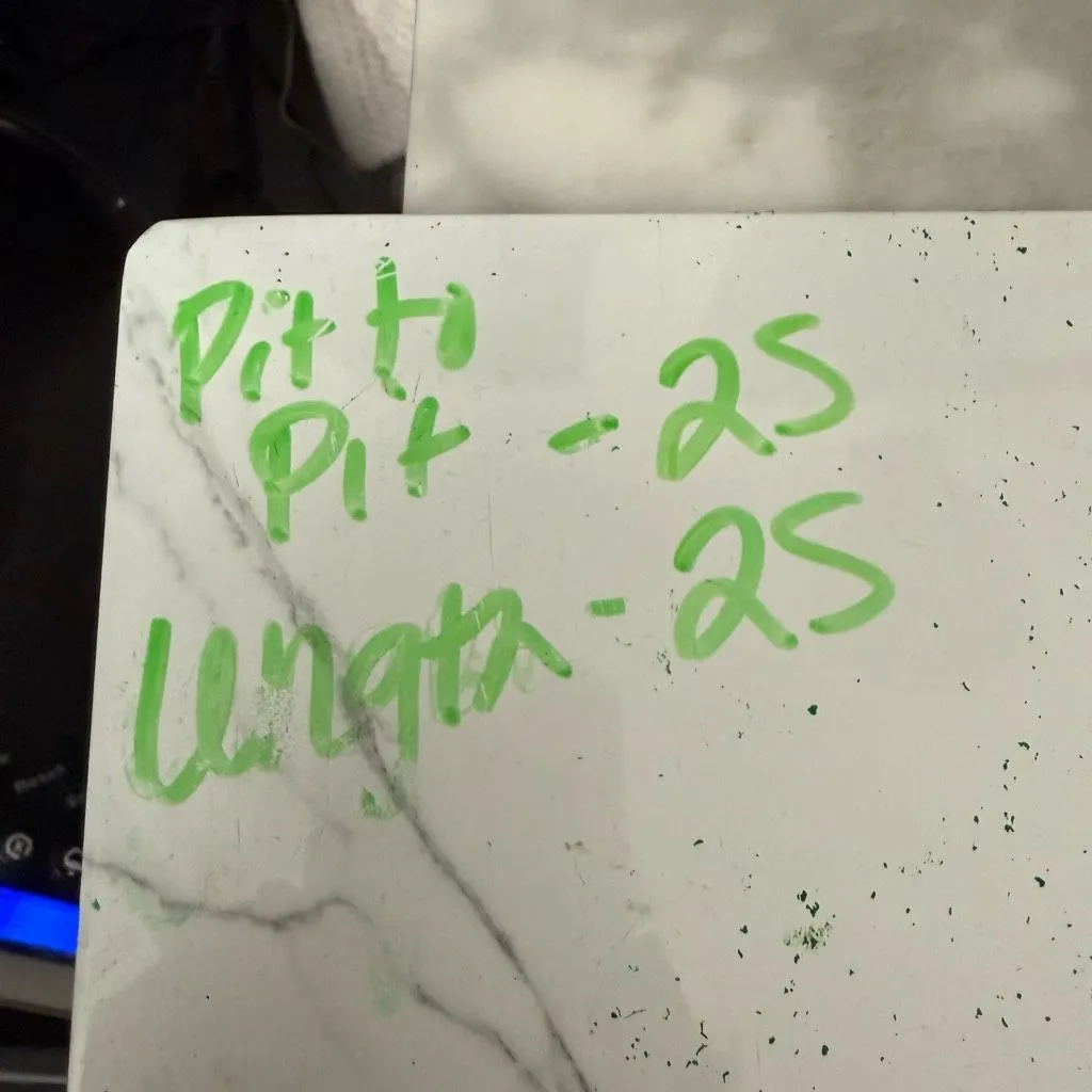 Universal Threads Universal Thread Women’s XL Mauve Sherpa Sweatshirt - Image 5