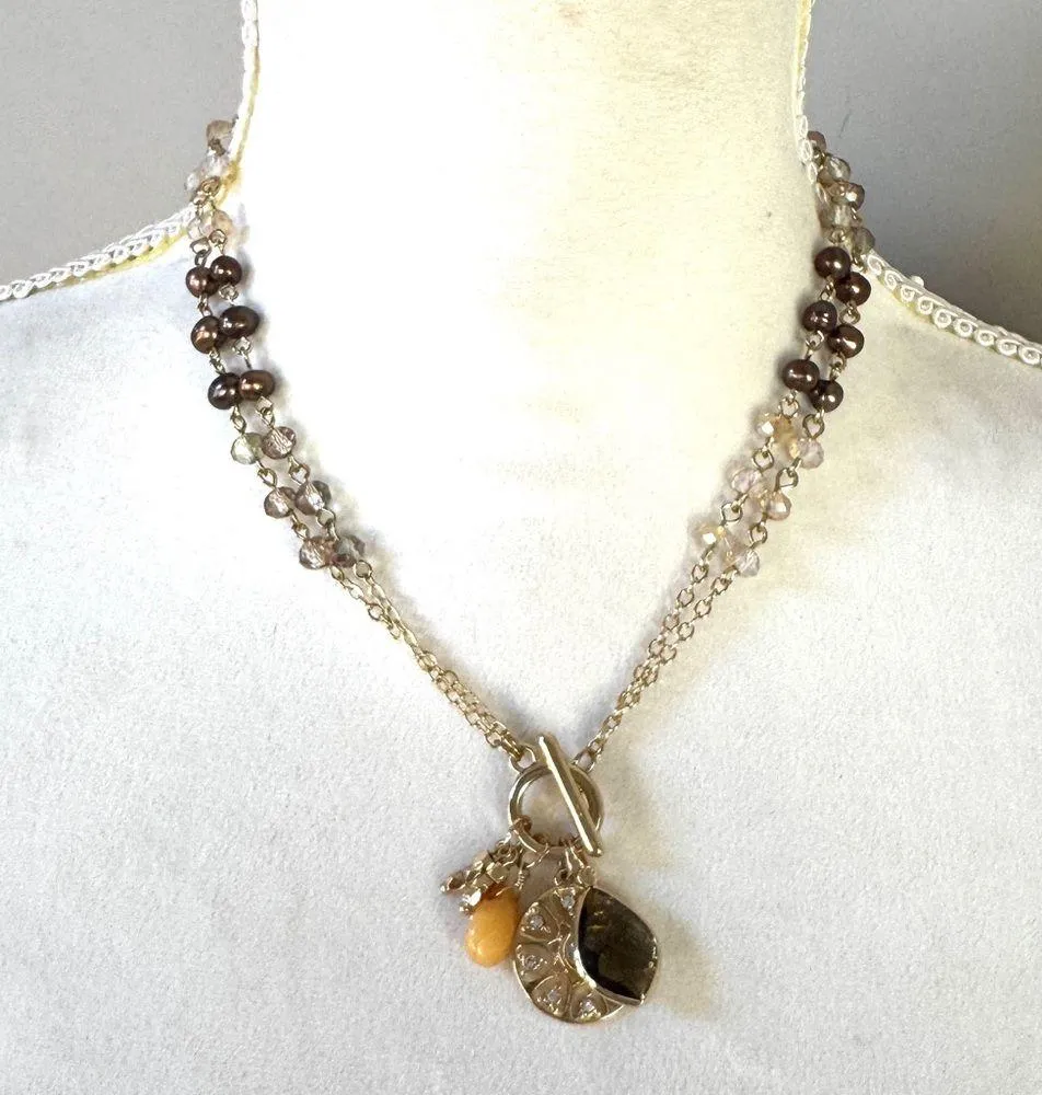 Gold tone charms jewels faux pearl medallion two way necklace & earring set - Image 6