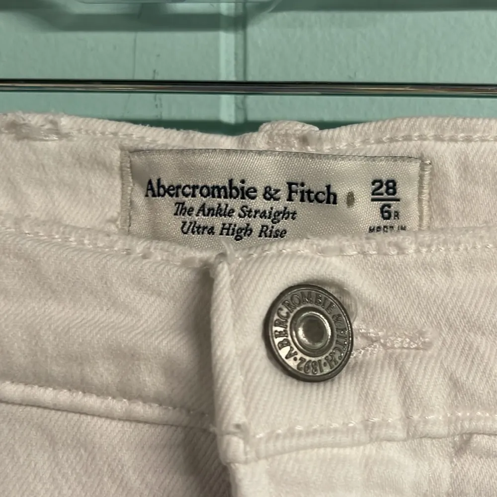 Curve love high rise white jeans - Image 2