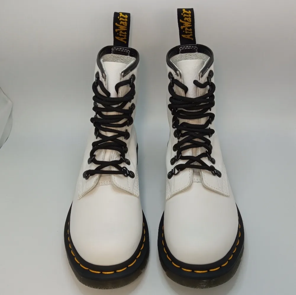 Dr. Martens 1460 LACED VIRGINIA LEATHER LACE UP BOOTS Size 6 in White - Image 5