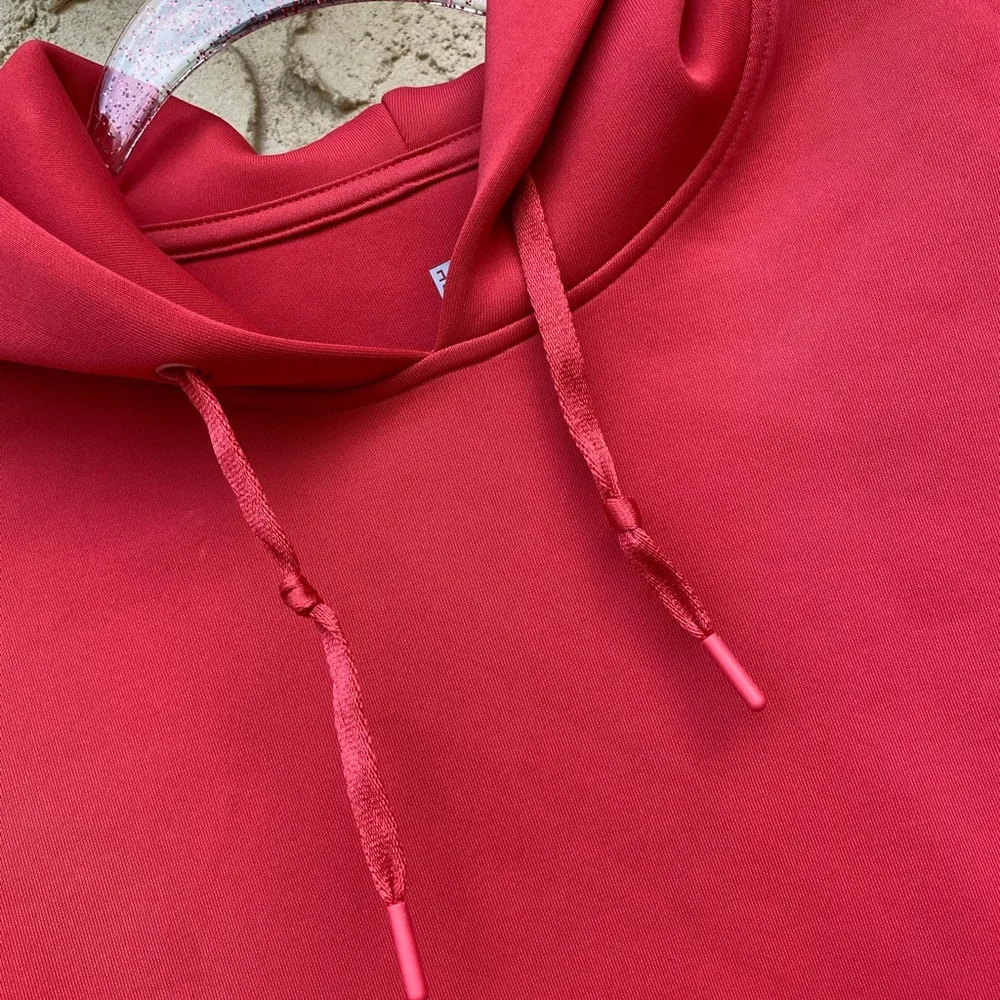 Uniqlo Size medium red hoodie slightly cropped dry fit - Image 4