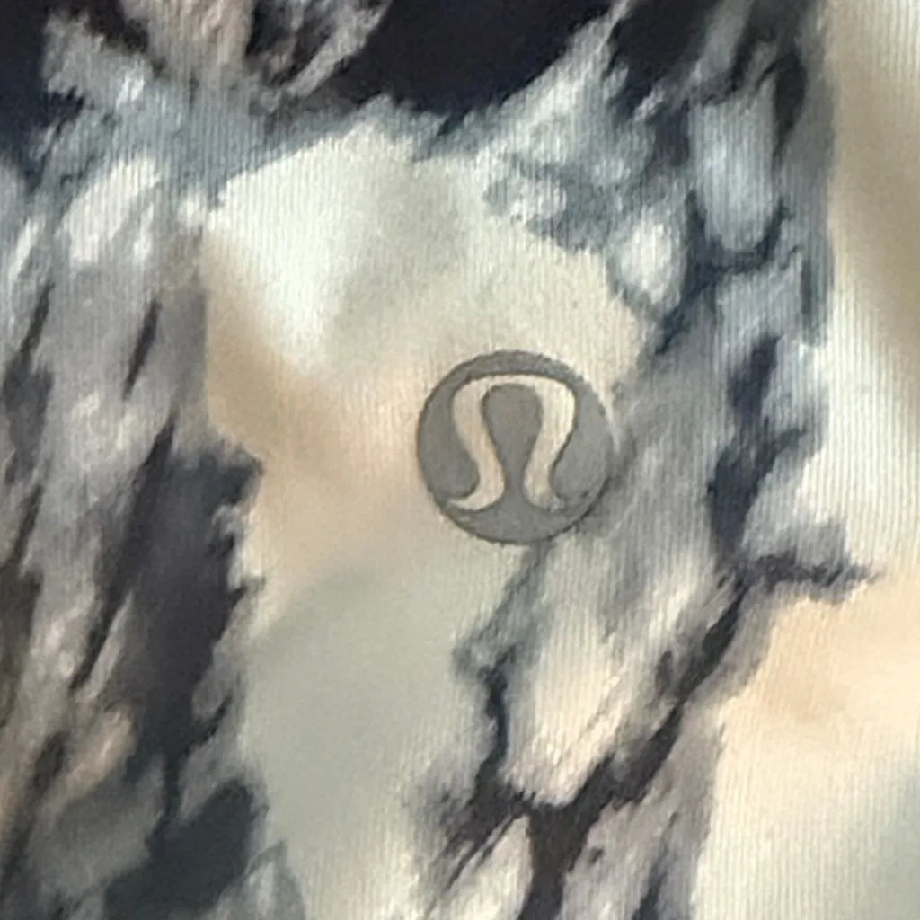 Lululemon Athletica Black and Cream Tie-Dye Leggings Wunder Under Crop 6 - Image 4