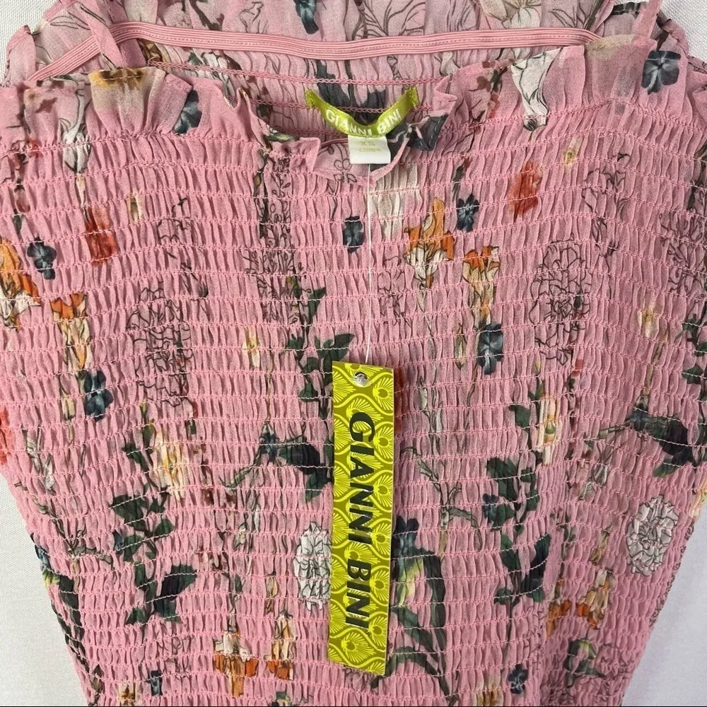 NEW Gianni Bini Stacey Pink Floral Smocked Cami Tank Top XS - Image 5