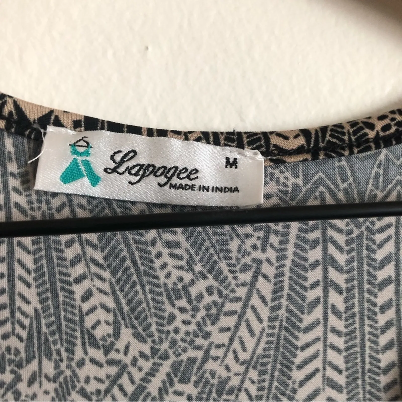 Lapogee Witchy Fall Geometric Black Tan Pattern Bell Sleeve V - Image 4